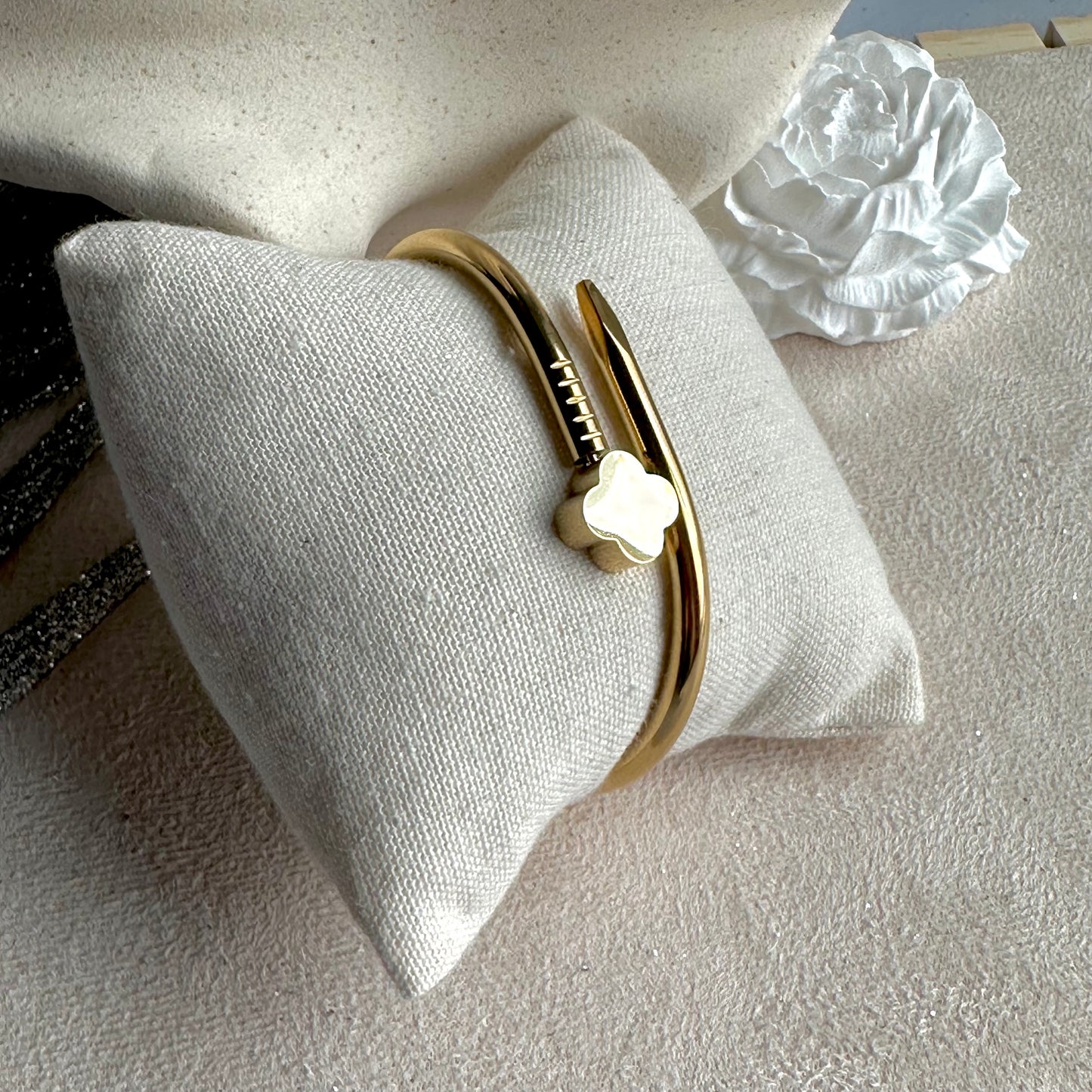 FEBA CLOVER - BANGLE