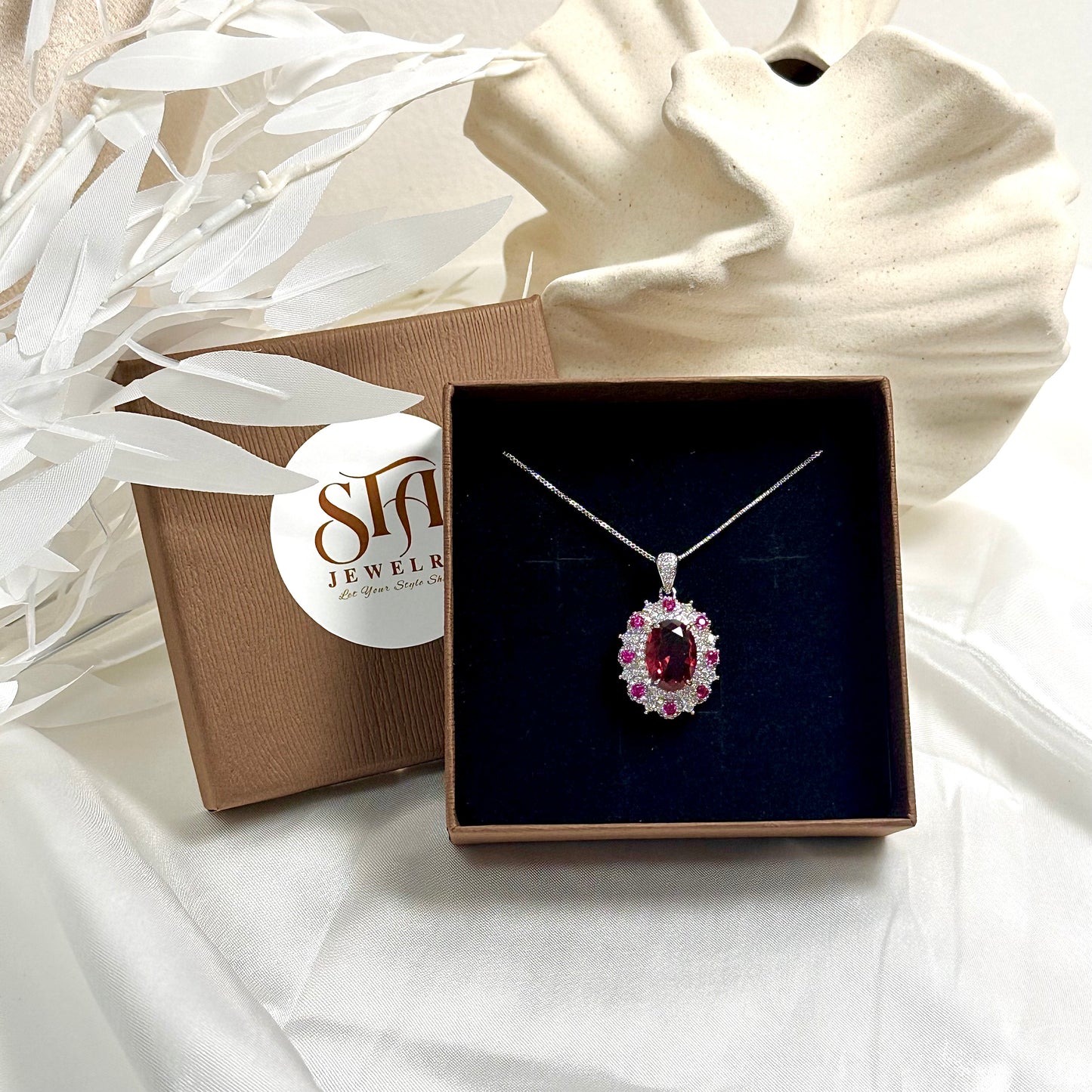 ENORA PENDANT - NECKLACE