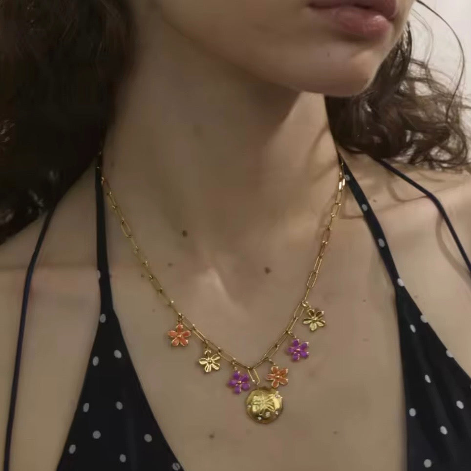 FLOWER CHARM - NECKLACE